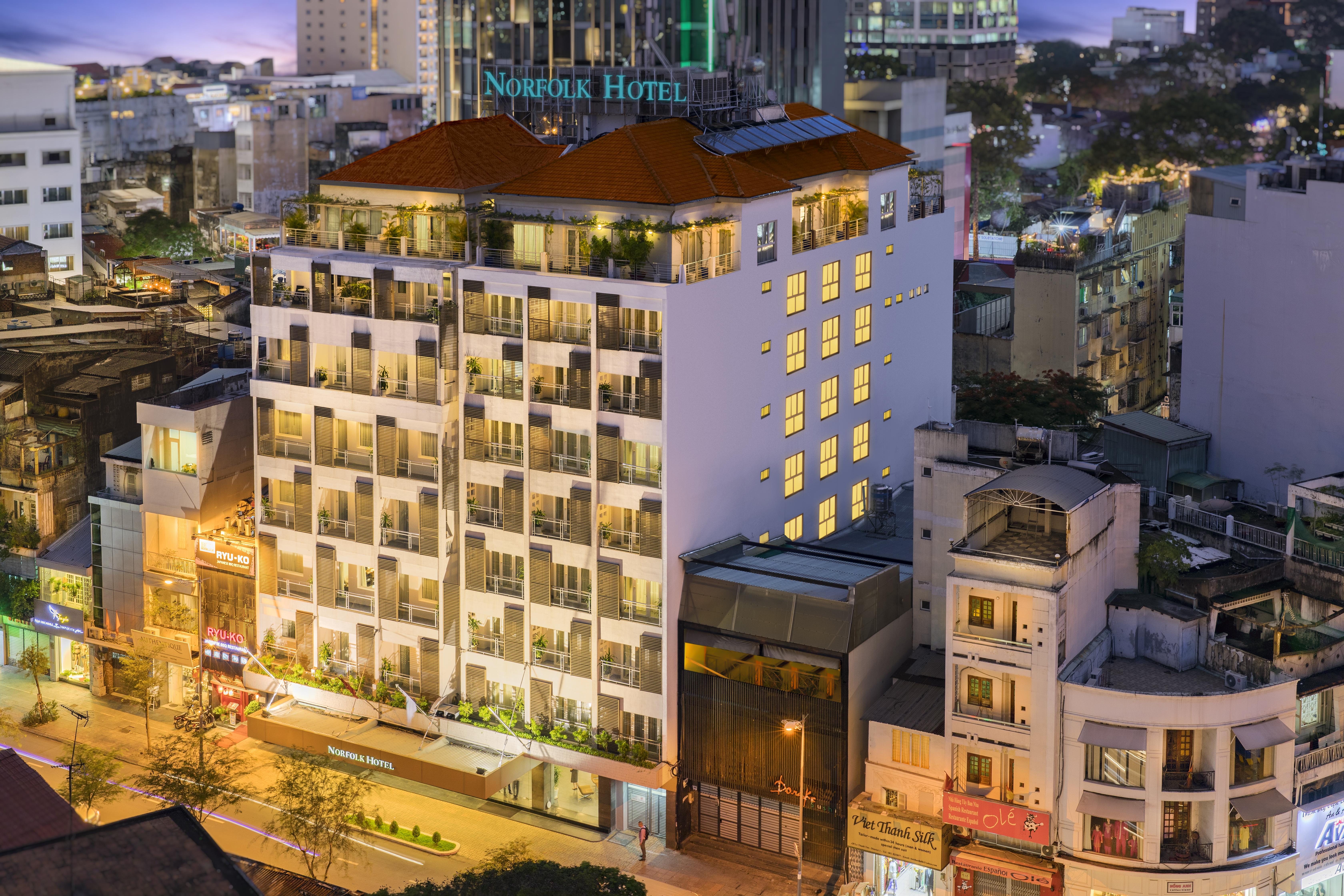 Norfolk Hotel Saigon Хошимин Экстерьер фото